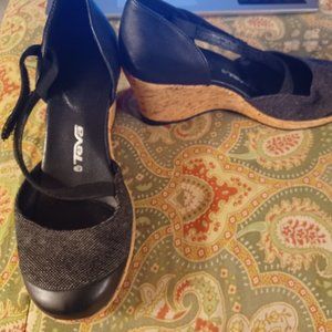 Teva 8 Black Wedge Heels Shoes